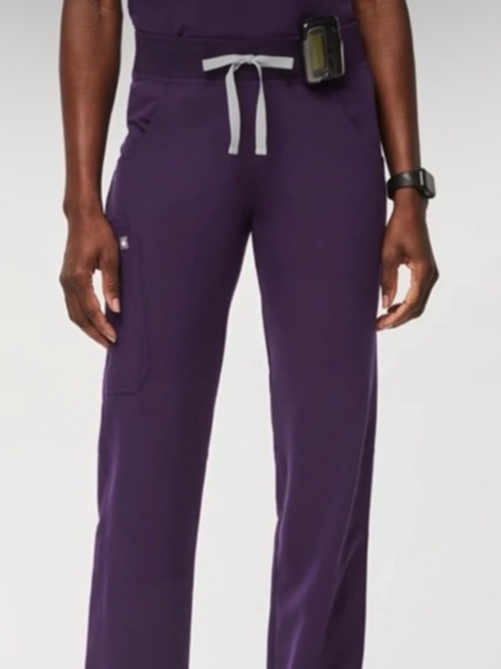 Limited edition FIGS 🍇 Kade Cargo Scrub Pant Like New!